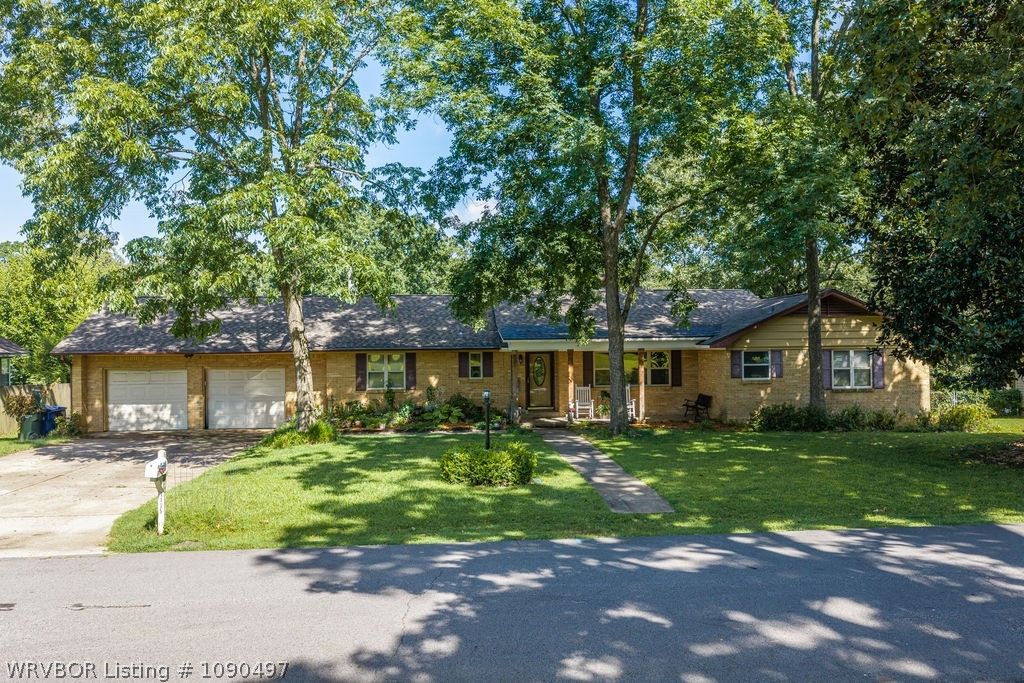1135 N 57th Place, Fort Smith, AR 72904