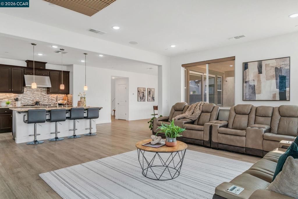 Image 16 of property listing at 1553 S Perkins Place, Mountain House, CA 95391