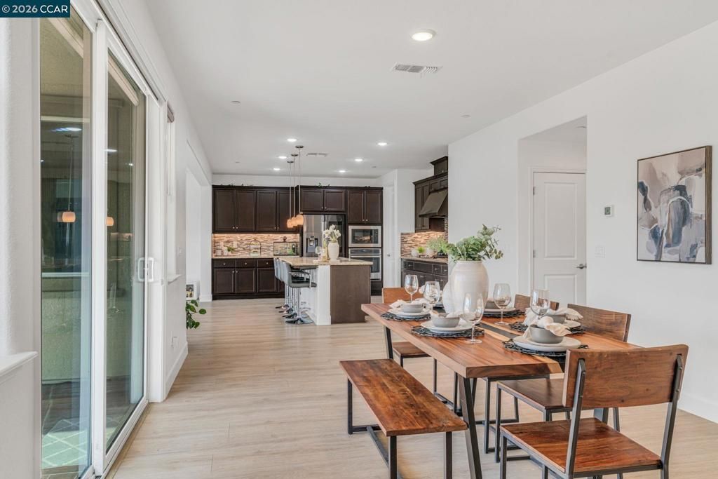 Image 20 of property listing at 1553 S Perkins Place, Mountain House, CA 95391