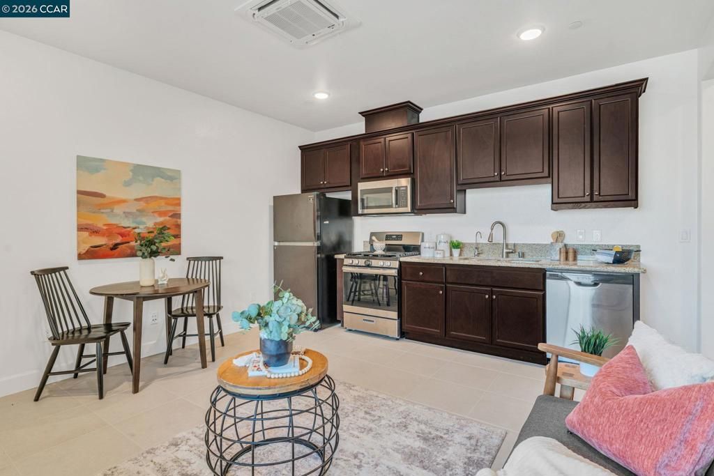 Image 23 of property listing at 1553 S Perkins Place, Mountain House, CA 95391