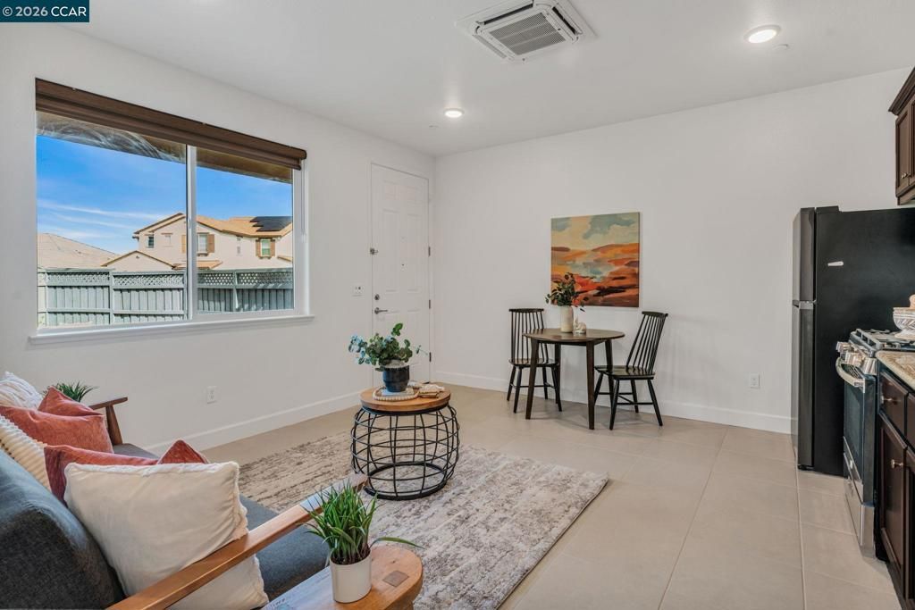 Image 24 of property listing at 1553 S Perkins Place, Mountain House, CA 95391