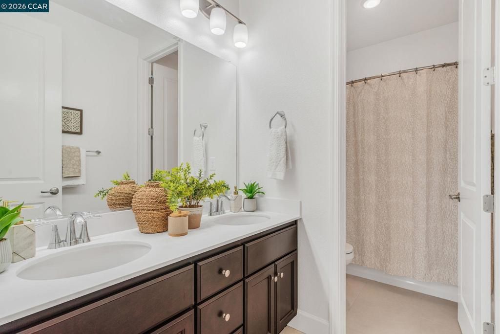 Image 38 of property listing at 1553 S Perkins Place, Mountain House, CA 95391