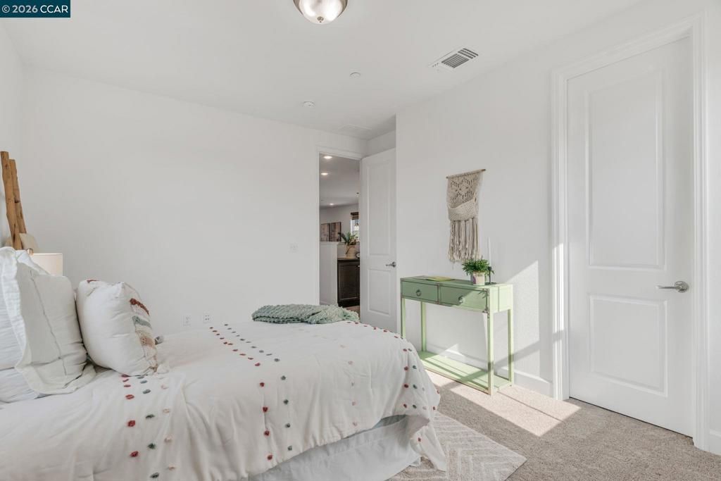 Image 40 of property listing at 1553 S Perkins Place, Mountain House, CA 95391