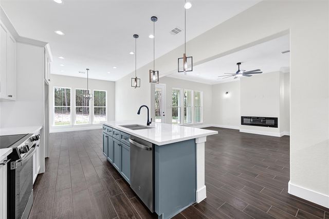 10154 County Road 302, Plantersville, TX 77363