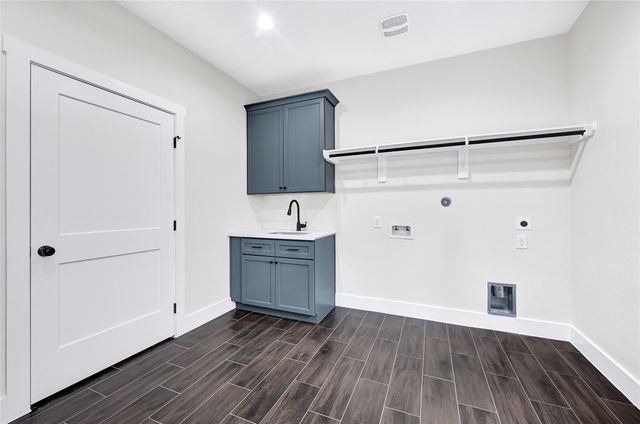 10154 County Road 302, Plantersville, TX 77363