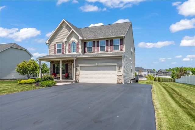 5988 Onyx Drive, Farmington, NY 14425