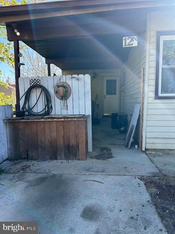 12 N WARWICK RD, Somerdale, NJ 08083