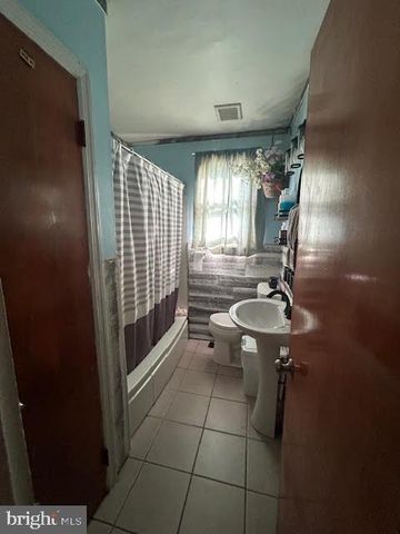 12 N WARWICK RD, Somerdale, NJ 08083