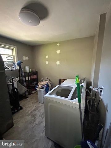 12 N WARWICK RD, Somerdale, NJ 08083