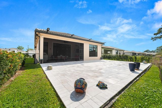 2801 SE Ashfield Drive, Port St. Lucie, FL 34984