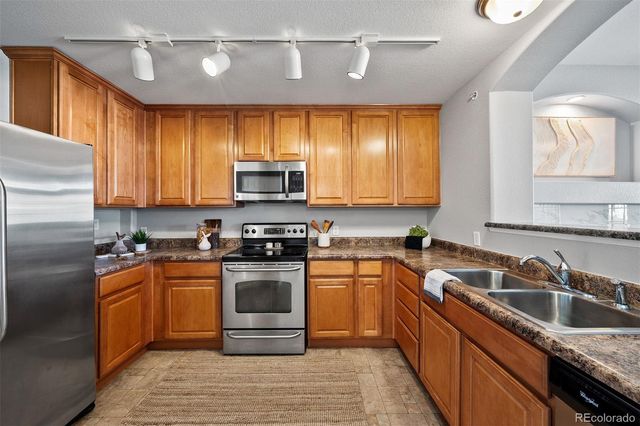 431 Black Feather Loop 813, Castle Rock, CO 80104