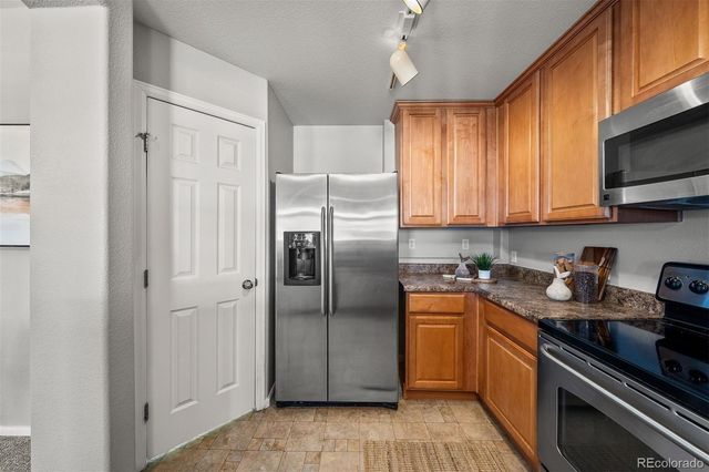 431 Black Feather Loop 813, Castle Rock, CO 80104