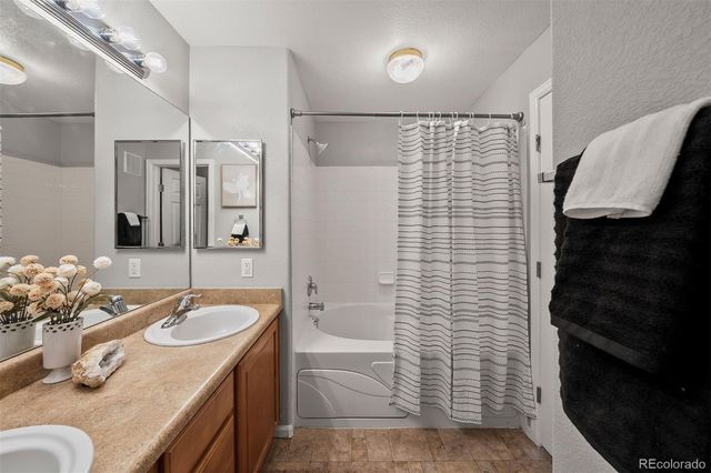 431 Black Feather Loop 813, Castle Rock, CO 80104