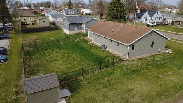 307 S Columbus Street, Pleasantville, IA 50225
