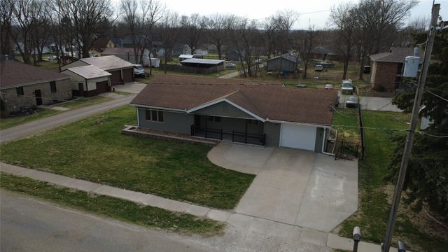 307 S Columbus Street, Pleasantville, IA 50225