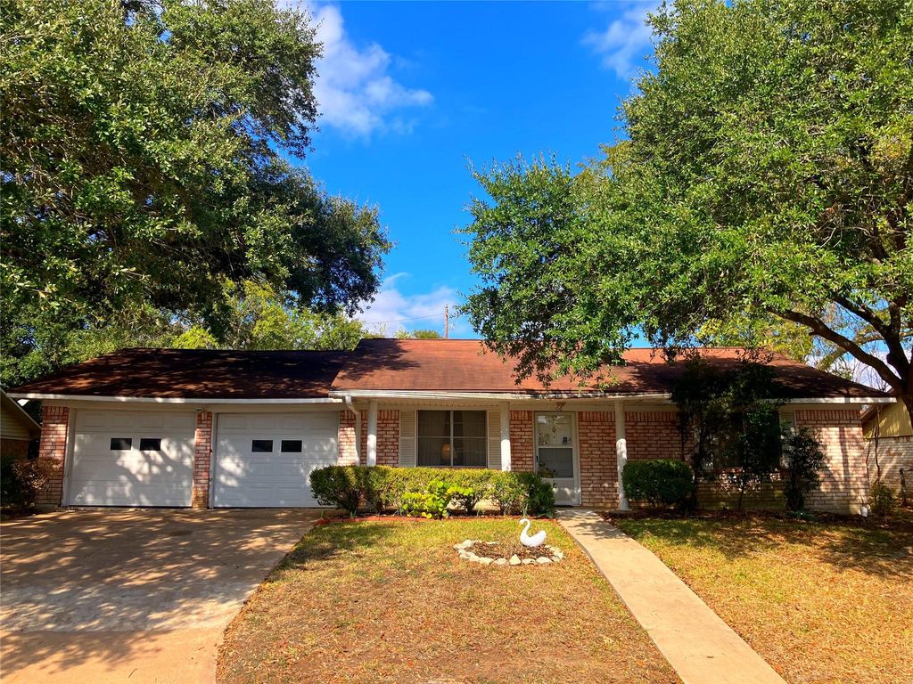 1006 Clearspring Drive, Brenham, TX 77833