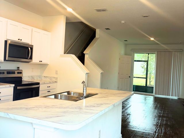 73 Elmhurst, St Augustine, FL 32084