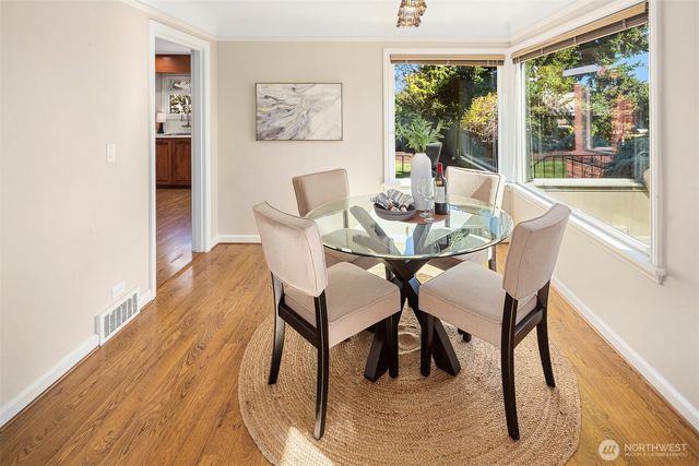 7812 Stone Avenue N, Seattle, WA 98103