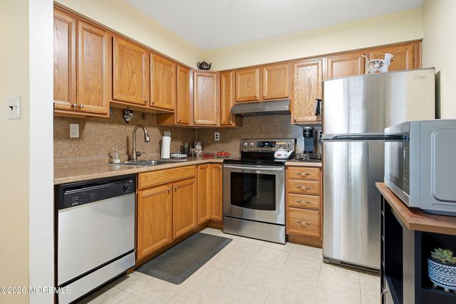 2 Waterview Drive 54, Smithville, NJ 08201