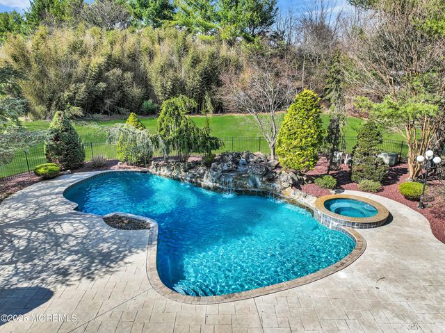 10 Old Cider Mill Road, Manalapan, NJ 07726