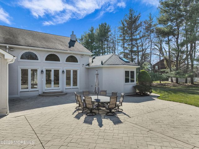 10 Old Cider Mill Road, Manalapan, NJ 07726