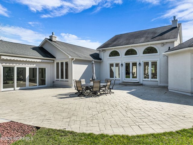 10 Old Cider Mill Road, Manalapan, NJ 07726