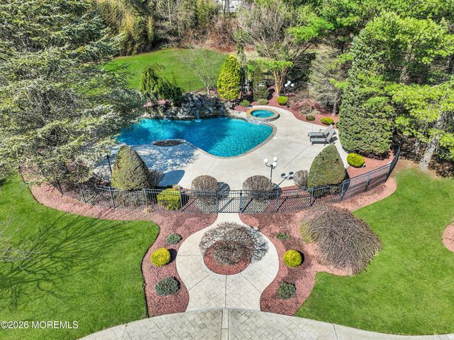 10 Old Cider Mill Road, Manalapan, NJ 07726