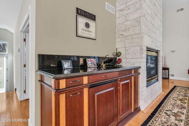 10 Old Cider Mill Road, Manalapan, NJ 07726