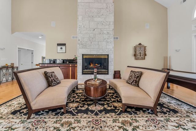 10 Old Cider Mill Road, Manalapan, NJ 07726