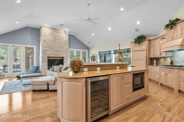 10 Old Cider Mill Road, Manalapan, NJ 07726