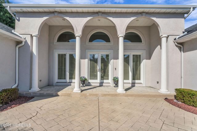 10 Old Cider Mill Road, Manalapan, NJ 07726