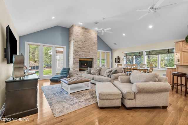 10 Old Cider Mill Road, Manalapan, NJ 07726