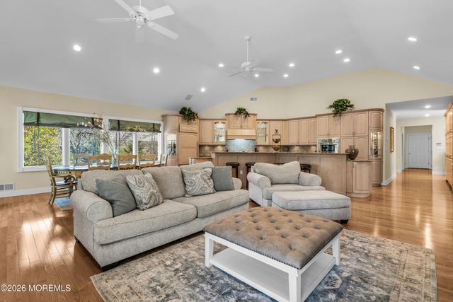 10 Old Cider Mill Road, Manalapan, NJ 07726