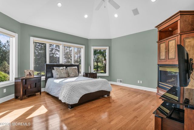 10 Old Cider Mill Road, Manalapan, NJ 07726