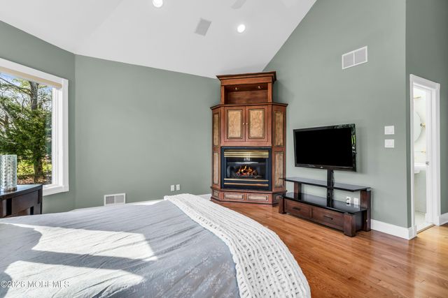 10 Old Cider Mill Road, Manalapan, NJ 07726