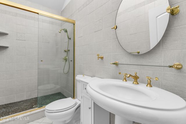 10 Old Cider Mill Road, Manalapan, NJ 07726