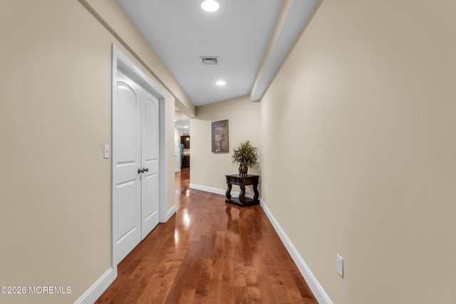 10 Old Cider Mill Road, Manalapan, NJ 07726