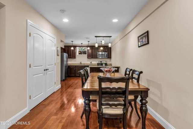 10 Old Cider Mill Road, Manalapan, NJ 07726