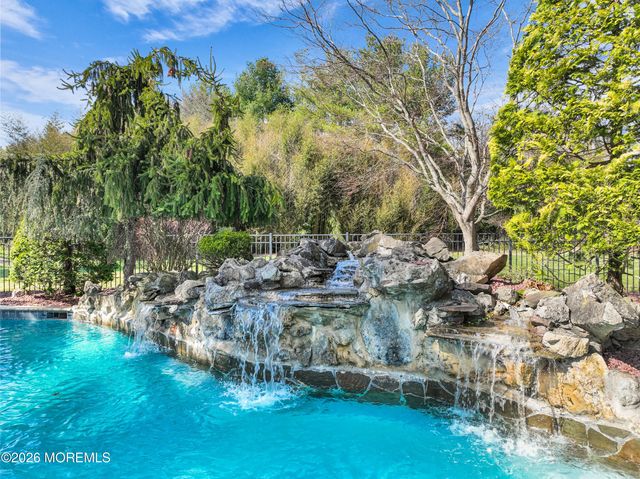 10 Old Cider Mill Road, Manalapan, NJ 07726