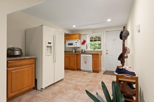 73 Sudbury, Ashland, MA 01721
