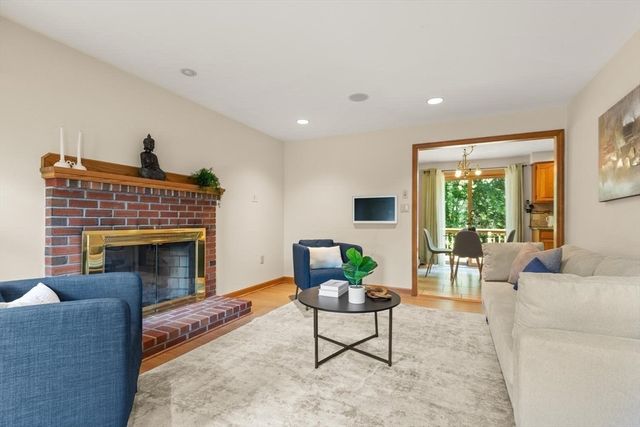 73 Sudbury, Ashland, MA 01721