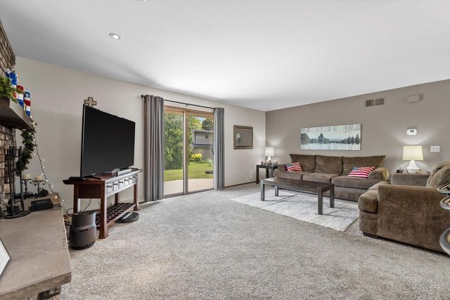 4440 S Rachel LANE, New Berlin, WI 53151