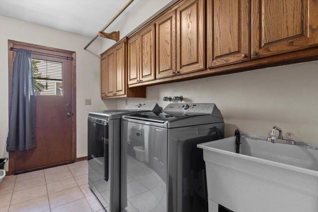 4440 S Rachel LANE, New Berlin, WI 53151