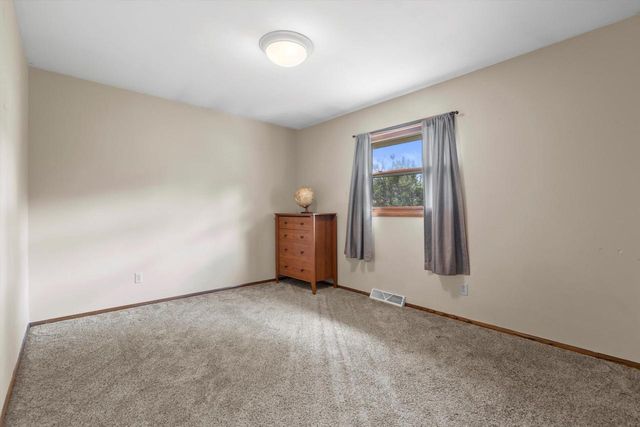 4440 S Rachel LANE, New Berlin, WI 53151