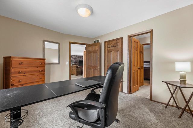 4440 S Rachel LANE, New Berlin, WI 53151