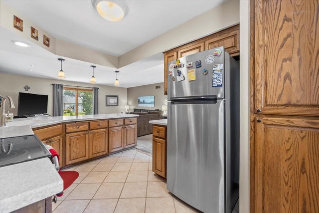 4440 S Rachel LANE, New Berlin, WI 53151