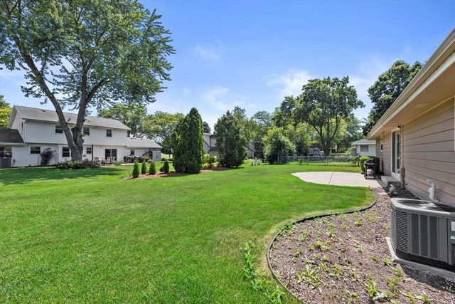 4440 S Rachel LANE, New Berlin, WI 53151
