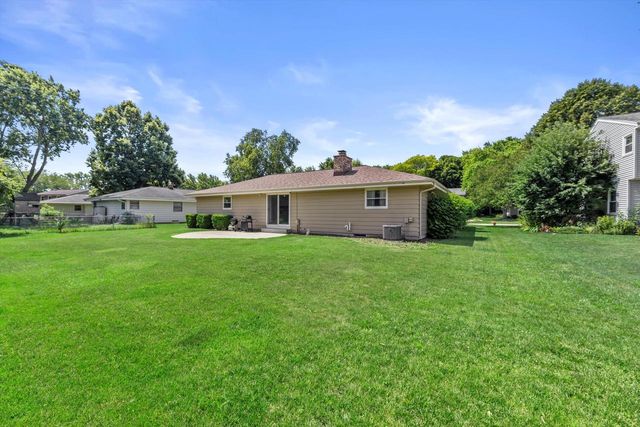 4440 S Rachel LANE, New Berlin, WI 53151