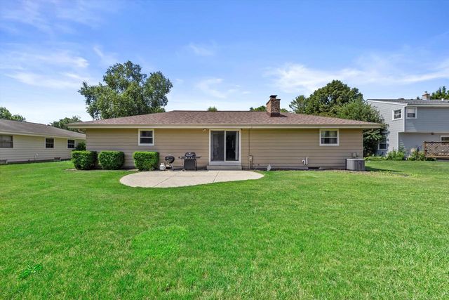 4440 S Rachel LANE, New Berlin, WI 53151