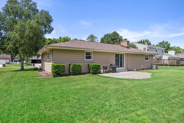 4440 S Rachel LANE, New Berlin, WI 53151